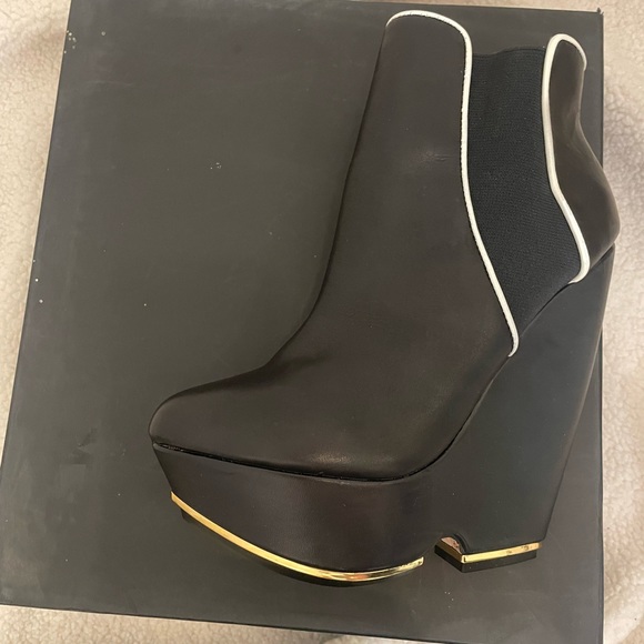 L.A.M.B. Black Diva Platform Wedge Bootie - Picture 2 of 9